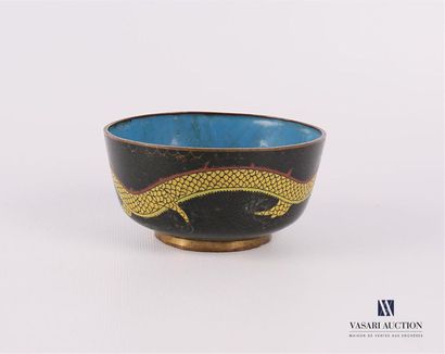 null JAPAN
Bowl in partitioned enamels decorated with a dragon treated in yellow...