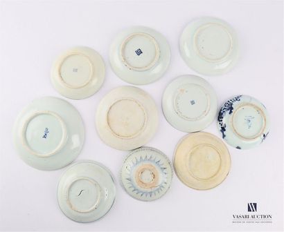 null CHINA
Set of ten porcelain dishes with blue white decoration of foliage, crab,...