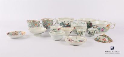 null CHINA
Set of fifteen white porcelain pieces with polychrome enamel decoration...