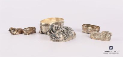 null INDIA
900 thousandth silver box simulating a barring 
elephant Weight: 86.31...