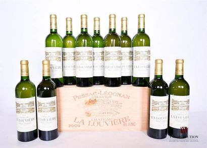 null 11 bottlesCHÂTEAU LA LOUVIÈREGraves white
 2000Et. impeccable. N: 10 low neck/...