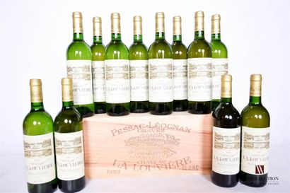 null 12 bottles CHÂTEAU. LA LOUVIÈREGraves white1999And
 impeccable. N: 6 mid-neck,...