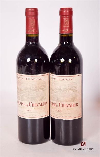 null 2 BottlesDOMAINE DE CHEVALIERGraves GCC1989And
 a little faded and stained....