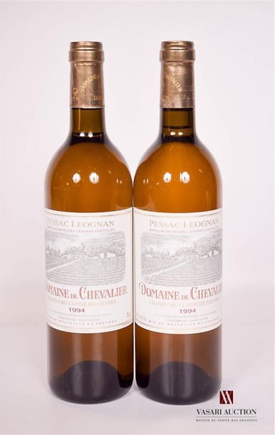 null 2 bouteilles	DOMAINE DE CHEVALIER	Graves GCC blanc	1994
	Et.: 1 excellente,...