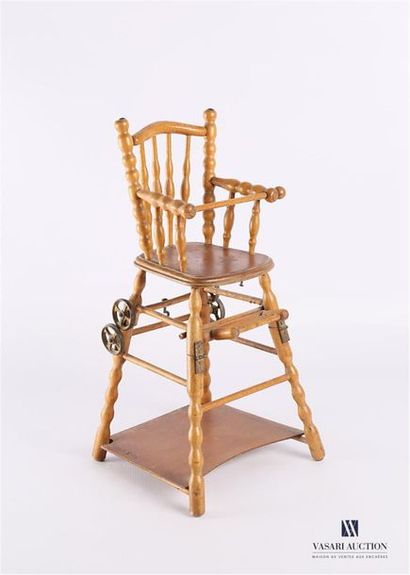 null [MOBILIER DE POUPEE]
Chaise haute d'enfant transformable en bureau en bois naturel...