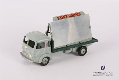 null DINKY TOYS (FR)
Simca Cargo - Miroitier Saint Gobain - 1/43ème - 33
(sans boite,...