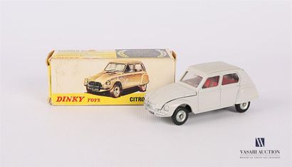 null DINKY TOYS (ESPAGNE)
Citroën Dyane - 1413
(bon état général, tache d'humidité...