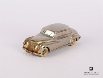 null PRAMETA
Mercedes Benz 300 - Kolner Automodelle
Long. : 13,5 cm
(usures, rayures,...