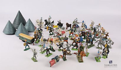 null DEETAIL - STARLUX
Ensemble de figurines en plastique sur le thème de la Chevalerie
(usures...
