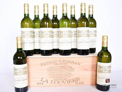null 10 bouteilles	CHÂTEAU LA LOUVIÈRE	Graves blanc	1997
	Et. impeccables. N : 8...