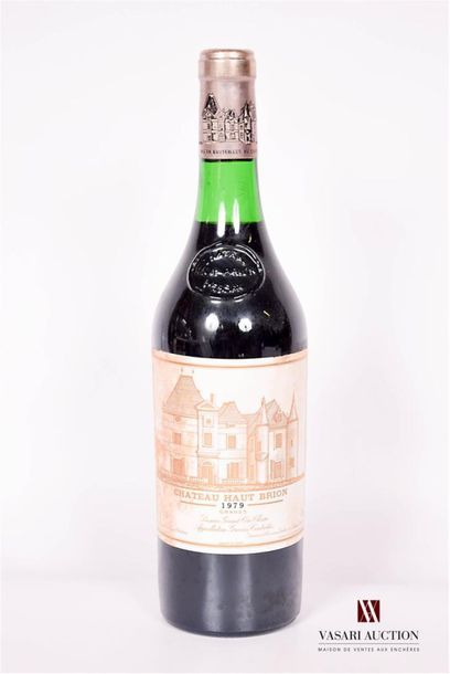 null 1 bouteille	Château HAUT BRION	Graves 1er GCC	1979
	Et. tachée et très légèrement...