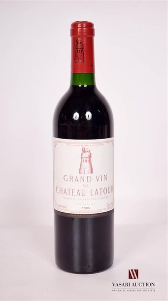 null 1 bouteille	Château LATOUR	Pauillac 1er GCC	1985
	Et. légèrement tachée. N :...
