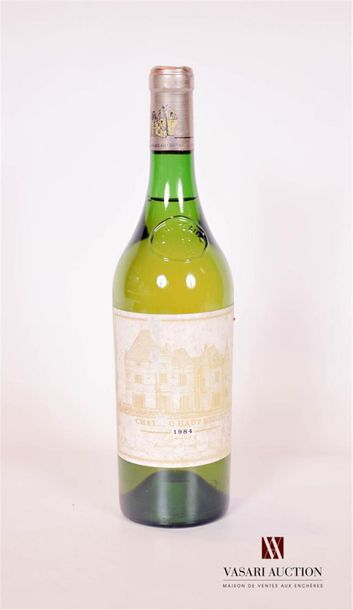 null 1 bouteille	Château HAUT BRION	Graves Blanc	1984
	Et. fanée, tachée et usée...