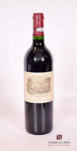 null 1 bouteille	Château LAFITE ROTHSCHILD	Pauillac GCC	2000
	Et. tachée (5 accrocs)....