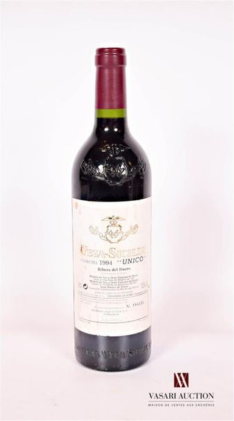 null 1 bouteille	VEGA SICILIA "Unico" Ribiera del Duero		1994
	Et. plus tachée (1...