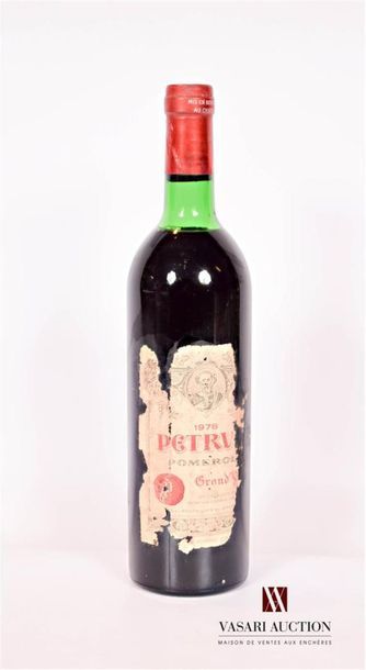 null 1 bouteille	PÉTRUS 	Pomerol	1978
	Et. très déchirée mais lisible. N : haut ...