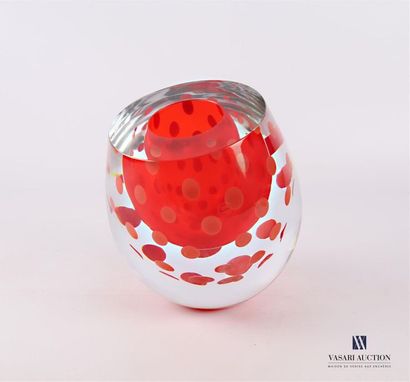 null SALVIATI
Vase en verre translucide et teinté rouge, la panse à incrustation...
