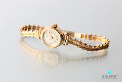 null Montre bracelet de dame en or jaune 750 millièmes, le cadran de forme ronde...