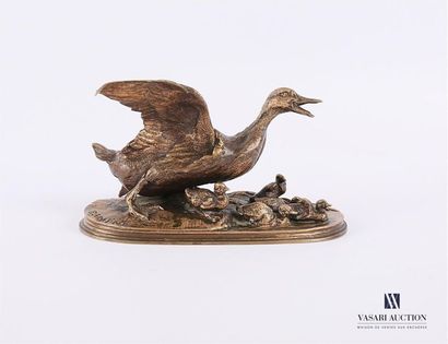 null MENE Pierre-Jules (1810-1879) after
Duckling and its
Bronze ducklings with patina...