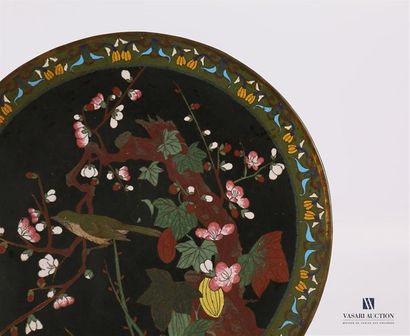null JAPAN
Flat enamelled cloisonné with a black background decorated with a bird...