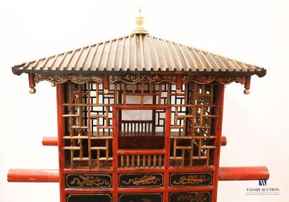 null Palanquin with an architectural shape in moulded and lacquered wood, it opens...