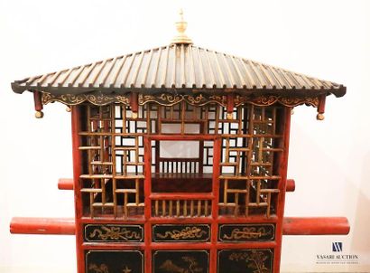 null Palanquin with an architectural shape in moulded and lacquered wood, it opens...