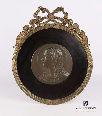 null RUFFONY (19th-XXth century)
Profile of the Virgin Bronze 
Medallion with brown...