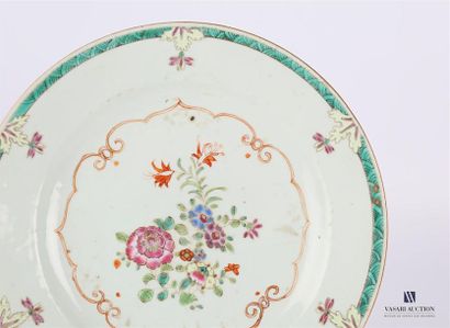 null CHINA - INDIAN COMPANY
Plate in celadon porcelain with polychrome decoration...