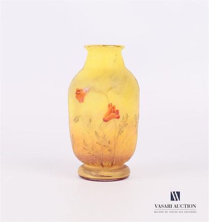 null DAUM Nancy
Vase with yellow background with polychrome decoration and highlights...