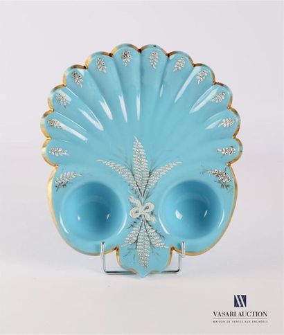 null Presentation dish in the shape of a scallop shell in blue opaline and gold highlights...