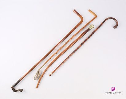 null Set of four whips, made of bamboo, thorny, leather and natural wood.
(various...