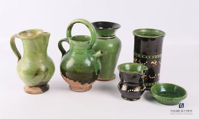 null Glazed terracotta set including a green enamelled baluster vase and black net...