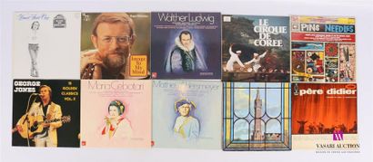 null Lot de dix vinyles :
- Brunet Saint Clair Allée des brouillards - 1 disque 33T...