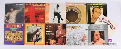 null Lot de onze vinyles :
- Jean Guidoni - 1 disque 33T - disque en bon état général
-...