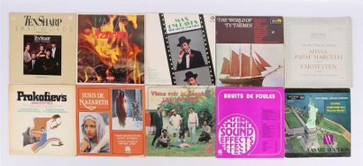 null Lot de dix vinyles :
- The world of T.V Themes - 1 disque 33T sous pochette...