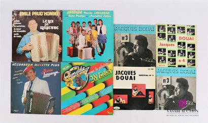 null Lot de dix vinyles :
- Jacques Douai N°4 - 1 disque 33T sous pochette cartonnée...