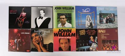 null Lot de dix vinyles :
- Joelle Ursull Black French - 1 disque 33T sous pochette...