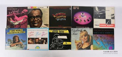 null Lot de dix vinyles :
- Sidney Bechet Rocking! - 1 disque 33T sous pochette cartonnée...