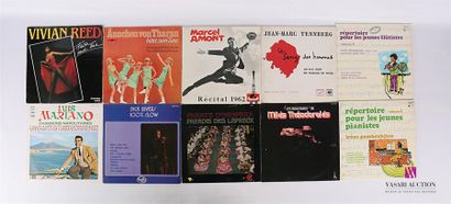 null Lot de dix vinyles :
- Vivian Reed Faith and fine - 1 disque 45T sous pochette...
