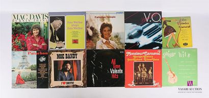 null Lot de dix vinyles :
- Mac Davis Burnin'Thing - 1 disque 33T sous pochette cartonnée...