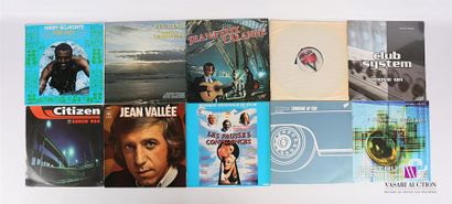 null Lot de dix vinyles :
- Harry Belafonte Pure Gold - 1 disque 33T sous pochette...