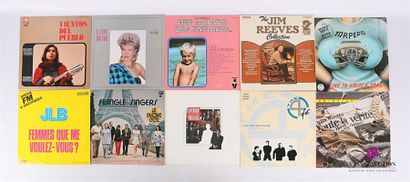 null Lot de dix vinyles :
- Vientos del pueblo - 1 disque 33T sous pochette cartonnée...