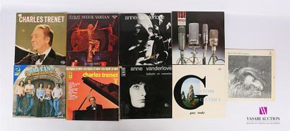 null Lot de neuf vinyles :
- Charles Trenet - 1 disque 33T sous pochette cartonnée...