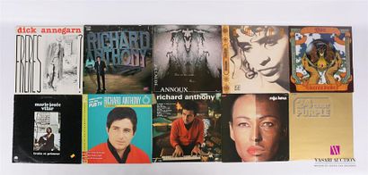 null Lot de dix vinyles :
- Dick Annegarn "Frères"- 1 disque 33T sous pochette cartonnée...