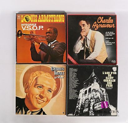 null Lot de quatre coffrets :
- COFFRET Charles Aznavour - Coffret 3 disques 33T...