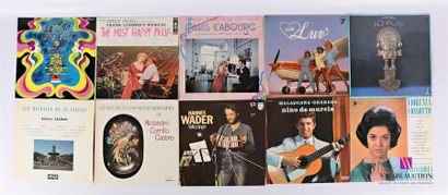 null Lot de dix vinyles :
- Show dancing James Last - 1 disque 33T sous pochette...