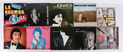 null Lot de dix vinyles :
- John Ozila La Kumba - 1 disque 33T sous pochette cartonnée...