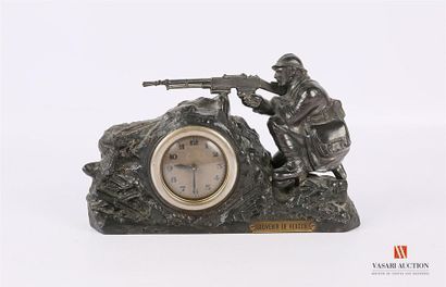 null Patriotic" clock, shot with a Hotchkiss machine gun, regulation signed E.RICHET...