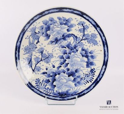 null JAPAN
White blue porcelain dish decorated with a bird in a landscape of peony
branches...
