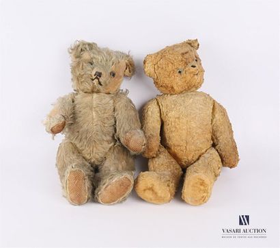 null Set of two teddy bears, one long-haired (Height: 41 cm), the other curly-haired...